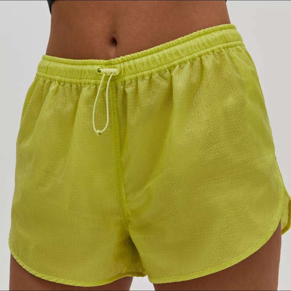 Aritzia/TNA Dume shorts, size XS, in BLACK